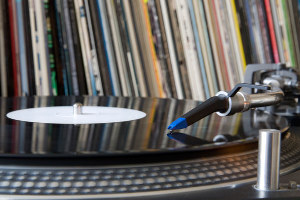 Jumatate din cumparatorii de vinyluri din Marea Britanie nu-si asculta LPurile